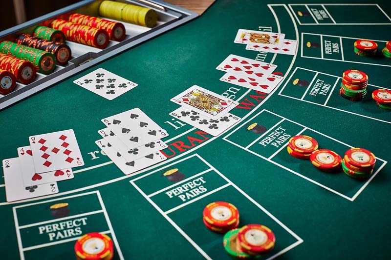 Blackjack là game đánh bài nổi tiếng trên thế giới